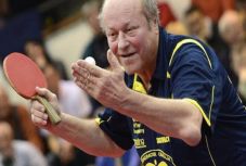 A 70 éves Jónyer Istvánt köszöntötte a magyar asztalitenisz-szövetség