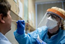 Egészségügyi államtitkár: a PCR-tesztek megbízhatósága 98 százalékos