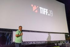 Megtagadta a maszkviselést, majd a hatóságokat bírálta Cristi Puiu román filmrendező Kolozsváron