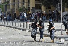 Zavargások törtek ki Bejrútban, előrehozott választásokat írhatnak ki