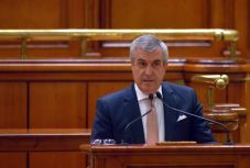 Tăriceanu: az Orban-kormánynak mennie kell