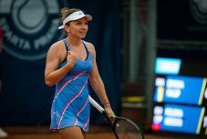 Simona Halep nehezen, de megnyerte hat hónap szünet után játszott első találkozóját