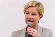 Az RMDSZ nem ért egyet a kormány intézkedéseivel, de nem írja alá a bizalmatlansági indítványt