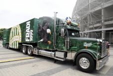 Bemutatták a Fradi szurkolói kamionját