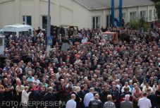 Teljes készültség Minszkben: több ezren tüntetnek a Függetlenség terén