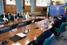 Harminc nappal meghosszabbította a veszélyhelyzetet a kormány