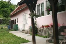 Átalakulóban a hazai ingatlanpiac: nő a kereslet a városkörnyéki falusi házakra