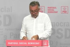 Nyitva hagyott mikrofonok előtt gyalázta az újságírókat a PSD szóvivője