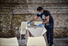 A beltéri vendéglátóhelyek megnyitását tervezi a kormány