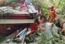 Fának csapódott teherautójával, a helyszínen életét vesztette a férfi