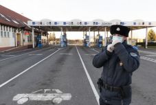 Néhány kivételt leszámítva tilos Ukrajnába utazni szeptember 28-ig