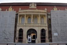 Láthatóvá vált a kolozsvári Bánffy-palota felújított főbejárata