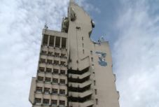 Szörnyethalt egy szatmárnémeti fiatal, aki kizuhant a közigazgatási palota ablakából