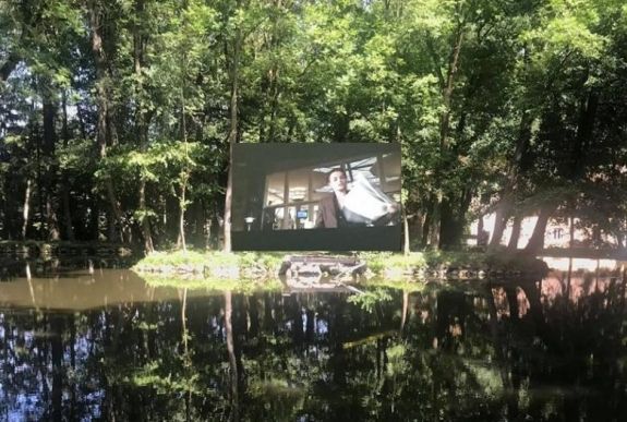 Vízi mozi és színház lesz az árkosi Szentkereszty-kastély taván