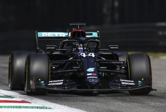 Forma-1: Lewis Hamilton indul pole pozícióból az Olasz Nagydíjon