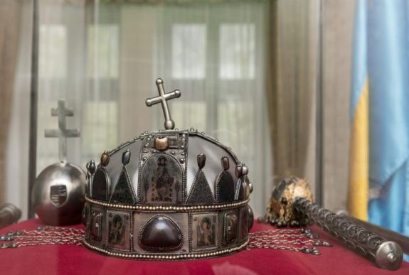 Torockón állítják ki a Szent Korona hiteles másolatát