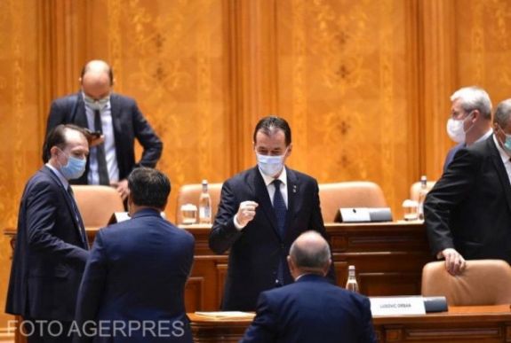 Egyedül indul a PNL a parlamenti választásokon, de később szövetkezni akar