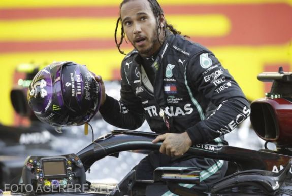 Hamilton nyerte a Toszkán Nagydíjat – kétszer is megszakították a futamot