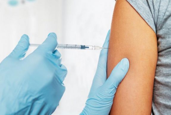 Három millió adag influenza elleni oltóanyagra szerződött az egészségügyi minisztérium