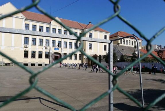 Koronavírus-fertőzés miatt online oktatásra kényszerült két osztály az aradi magyar iskolaközpontban