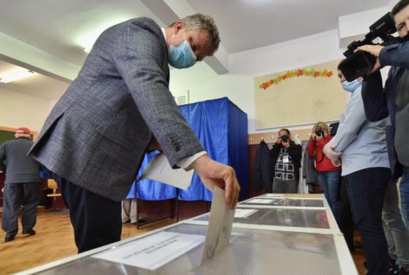 Érdemes odafigyelni a pecsételéskor, a negyedik szavazatra már nem mindig elég a tinta