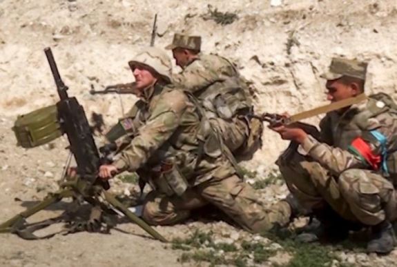 Öldöklik egymást az azeri és az örmény katonák