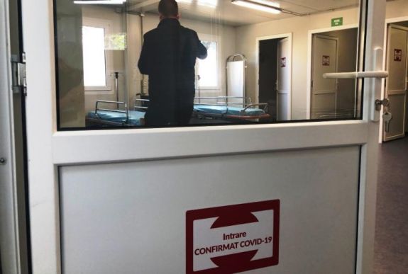 Rekordszámú új koronavírus-fertőzött Háromszéken – egy beteg megszökött a kórházból