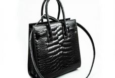 Megsemmisítettek egy 26 ezer dolláros krokodiltáskát Ausztráliában