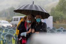 Erdélyi turnéra indult a Double Rise, de idén sem úszta meg az esőt (VIDEÓ)