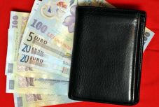 Felmérés: a lakosság 43 százaléka nem tudja fedezni a váratlan kiadásait