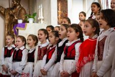 „Néma” zeneórák az iskolákban – nem igazán vannak alternatívái az éneklésnek