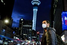 Ezeket a korlátozó intézkedéseket vezették be a világon a koronavírus ellen