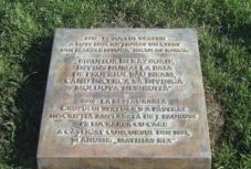 Kilenc év után ejtették a kolozsvári Mátyás-szobor elé kihelyezett, magyarokat sértő felirat ügyét