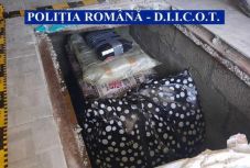 Angliából lopott műemléktárgyakat találtak a nyomozók egy Neamţ megyei lakásban