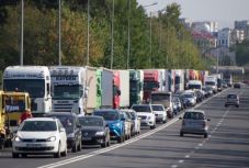 Tiltakozó akcióra készülnek a fuvarozók a napidíj megadóztatása miatt