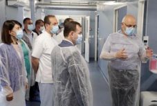 Elképzelhető, hogy negatív teszttel kiválthatják a karantént a vörös zónákból érkezők