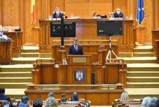 Megszavazta a parlament: marad a 40 százalékos nyugdíjemelés szeptembertől