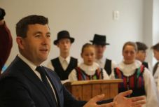 Pelenkázhatnak is a csíkszeredai megyeházán! (X)