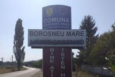 Magyar helységnévtáblát mázoltak le a háromszéki Nagyborosnyón