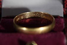 „Hazatalált” a családhoz a II. világháborús hős sírjában talált aranygyűrű