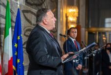 Az amerikai külügyminiszter óvatosságra intette az olasz kormányt Kínával kapcsolatban