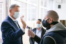Iohannis még egyetlen koronavírus-tesztet sem végeztetett