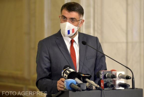 A szenátus elnöke szerint az államfő alkotmányt szegett