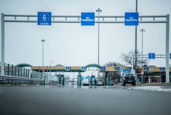 Magyarország egy hónappal meghosszabbította a határzárat