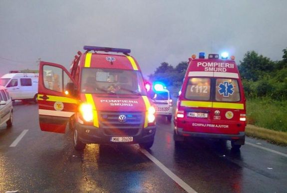 Felborult egy ingázó munkásokat szállító mikrobusz