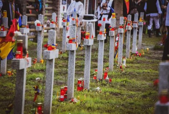 Úzvölgyi temető: „minden áron” megvédi a román parcellát a Calea Neamului Egyesület