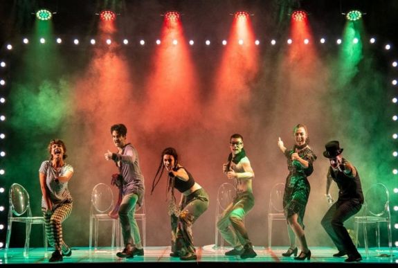 Kortárs magyar vígjáték román nyelvű ősbemutatóját tartották Aradon