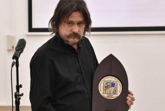 Kiss Lóránd marosvásárhelyi falképrestaurátort díjazta a Teleki László Alapítvány