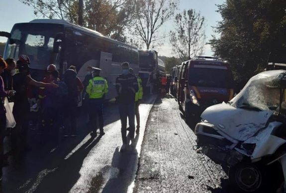 Furgon ütközött egy autóbusszal Argeș megyében