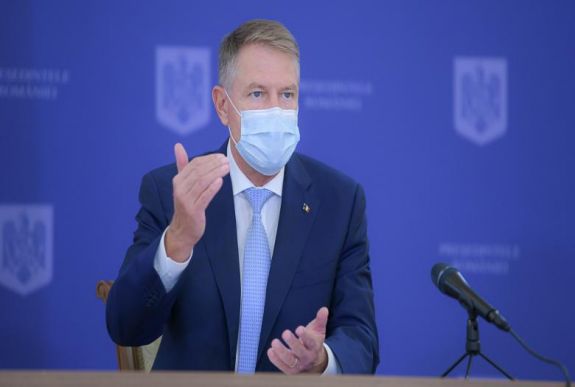 Koronavírus: Klaus Iohannis a zarándokokat és a bukaresti prefektust is bírálta